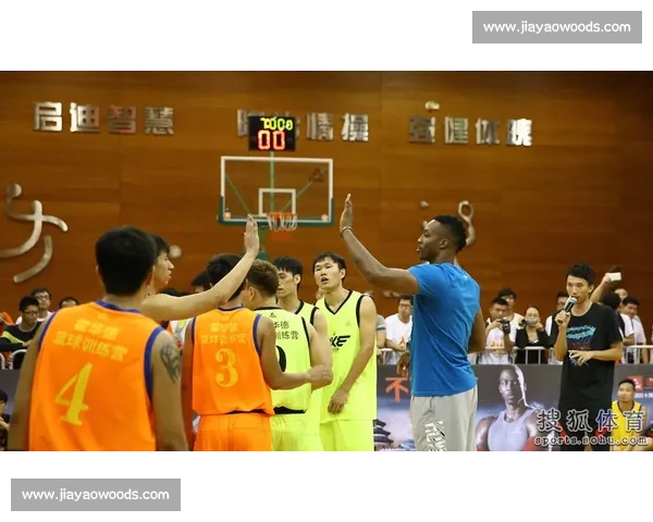 激情四溢的篮球赛场观众呐喊声掀起热血瞬间